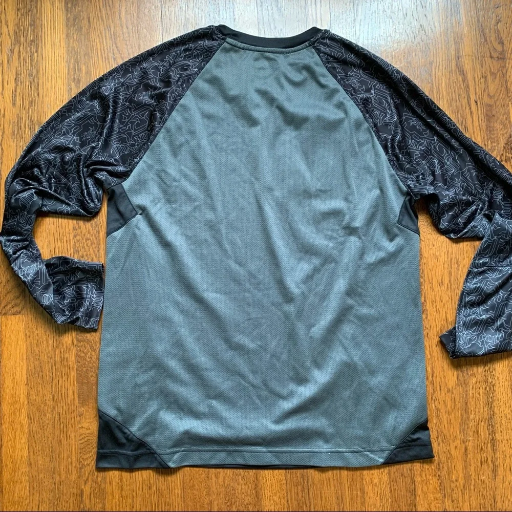 Fox Unisex Rashguard Gray Long Sleeve Size Medium